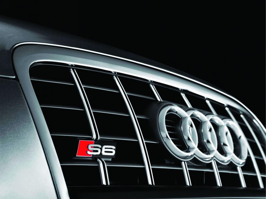 Логотип Audi S6 Sedan (4F, C6) 2006 года  (фото 26 из 35)